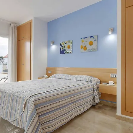Betty Cala'N Blanes (Menorca)